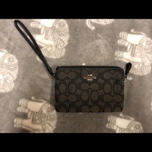 ⚡️COACH WRISTLET⚡️